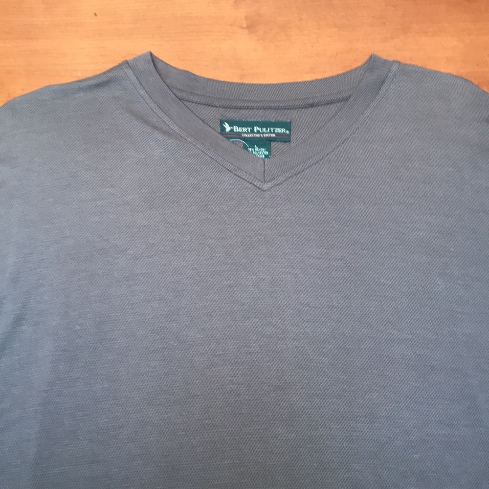 NWT Burt Pulitzer Collectors Edition short sleeve V-neck casual shirt, large